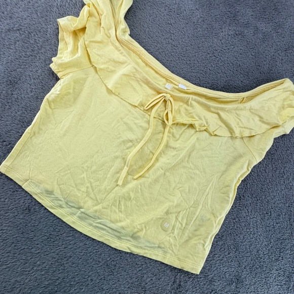 ME WE Essentials Tops - ME WE Essentials Yellow Ruffle Off Shoulder Crop Top T Shirt Womens Size M